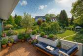 Balkon hinten - Großzügige 4-Zimmer-Wohnung mit 2 Balkonen und Einzelgarage in Essen-Stadtwald - provisionsfrei