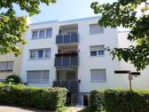 Aussenansicht - Großzügige 3 Zimmer-Wohnung in energetisch saniertem 3-Familien-Haus!