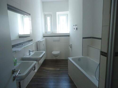 Vollbad - 3 Zimmer-Wohnung mit Balkon und Einbauküche