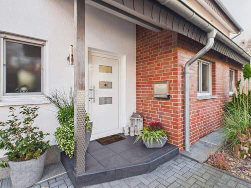 Haustür - 5 Zimmer Doppelhaushälfte zum Kaufen in Ahlen