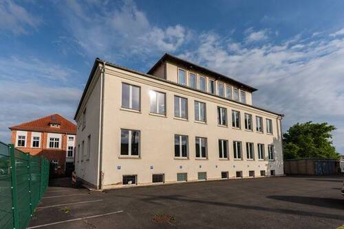 DSC01351 - Büro oder Schulungszentrum in der Nähe zum Saalbahnhof