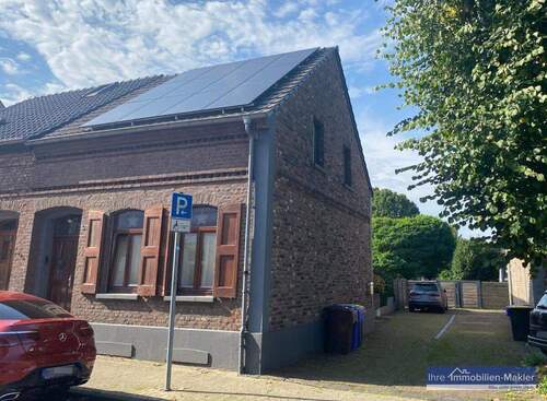 Hausansicht - Doppelhaushälfte mit 145,00 m² in Krefeld / Bockum zum Kaufen