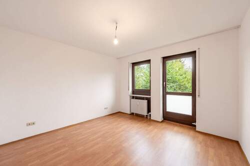 Schlafzimmer - 2 Zimmer Etagenwohnung zum Kaufen in München
