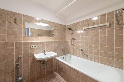 Badezimmer - 2 Zimmer Etagenwohnung in München