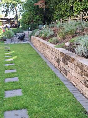 seitlicher Garten - 