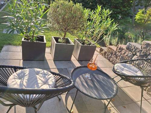 kleine Terrasse und Garten - 