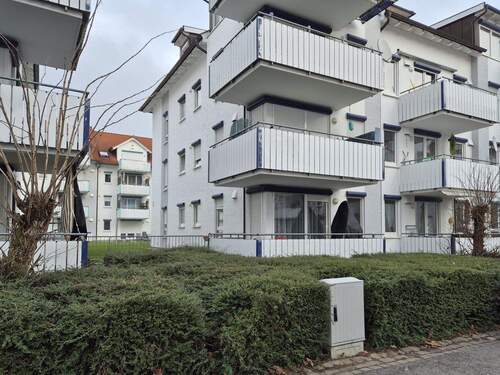 Außenansicht Balkon - 3 Zimmer Erdgeschosswohnung mit Balkon, Tiefgaragenstellplatz