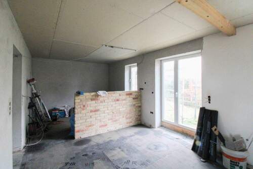 Essbereich und Küche mit Theke - 