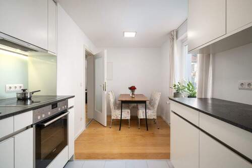 Einbauküche mit Essplatz - Etagenwohnung in München zum Kaufen