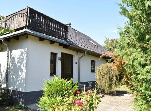 Hauseingang - 3 Zimmer Mehrfamilienhaus, Wohnhaus zum Kaufen in Falkenhagen (Mark) OT Regenmantel