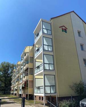 Hausansicht 3 - 2 Zimmer Etagenwohnung in Magdeburg