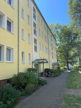 Hausansicht 4 - Etagenwohnung mit 46,00 m² in Magdeburg zur Miete