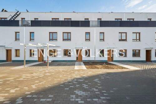 Frontansicht / Reihenhaus - Exklusives Reihenhaus am Mündesee: Modernes Wohnen mit Seeblick und Berlin-Anbindung in Angermünde