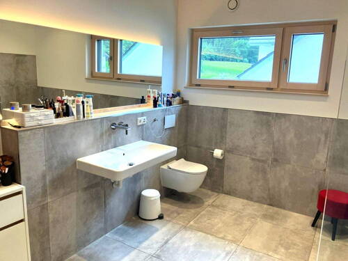 breites Waschbecken - 