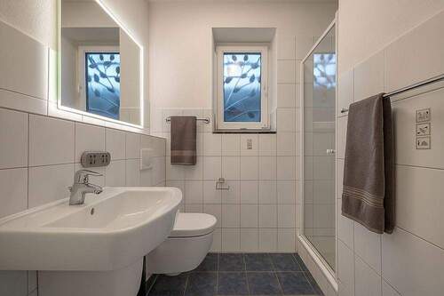Gästeduschbad_dekoriert - 