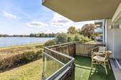 Seeblick von der Terrasse - Charmante Wohnung mit Wasserblick in ruhiger Lage
