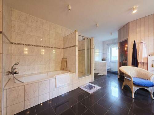 Vollbad mit Sauna - 