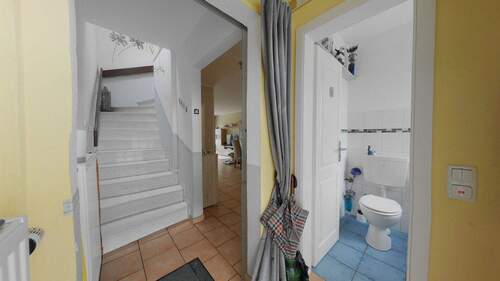 Vorflur+ Gäste WC - 3 Zimmer Reihenendhaus in Heide