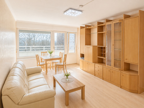Wohnzimmer - 3 Zimmer Etagenwohnung zum Kaufen in Ratingen