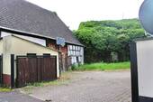 Einfahrt und Scheune mit Ausbaupotential - 6 Zimmer Einfamilienhaus in Biblis