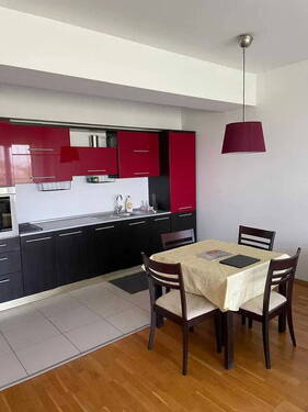 Bild 1 - Schöne 3 Zimmer Wohnung mit Balkon, Einbauküche, Keller und Parkplatz