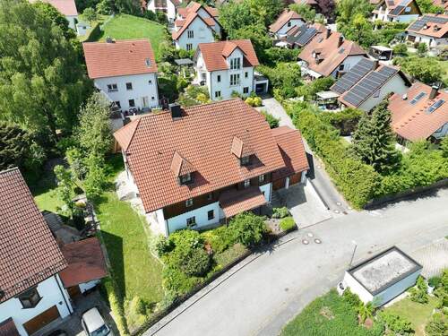 Luftaufnahme - AIGNER - Viel Raum für Familie, Arbeit und Ideen - vielseitiges Einfamilienhaus in ruhiger Hanglage