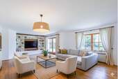Wohnzimmer visualisiert - 8 Zimmer Einfamilienhaus in Landshut