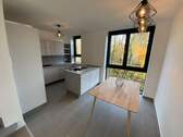 Küche im Wohnzimmer (1) - Modernes Reihenmittelhaus in ruhiger Einfamilienhaus-Siedlung nähe BERTeslaMüggelsee