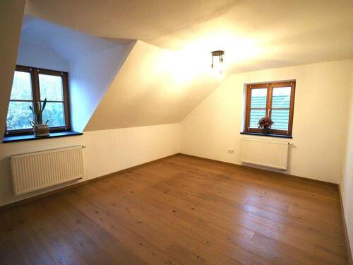 Wohnzimmer - Etagenwohnung mit 76,00 m&sup2; in Allershausen zur Miete