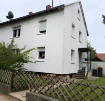 Zweifamilienhaus mit Entwicklungspotenzial in ruhiger Lage von Illertissen-Au