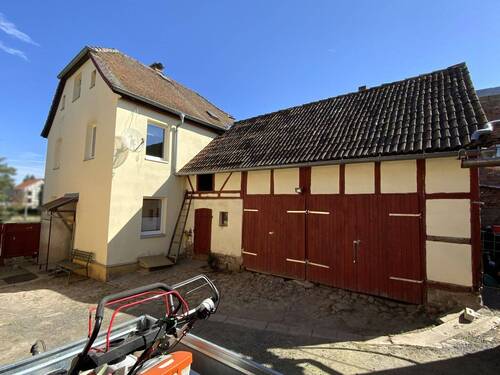 Hofansicht - 3 Zimmer Bauernhaus, Landhaus zum Kaufen in Krölpa
