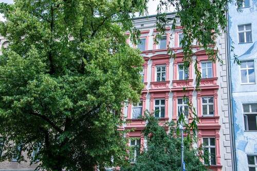 Fassade - 2 Zimmer Etagenwohnung zum Kaufen in Berlin