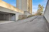 Tiefgaragenabfahrt - 