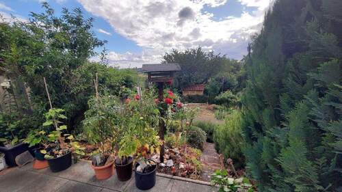 Blick von der Terrasse - Charmantes Reihenhaus mit schönem Ausblick und Garten