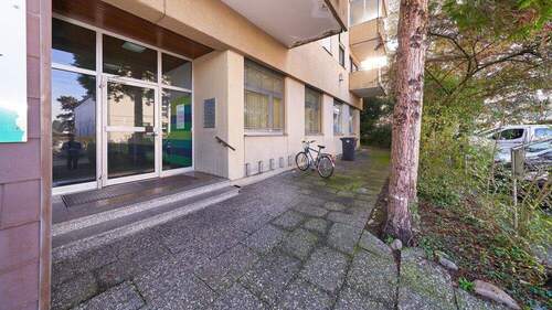 Hauseingang_Fahrradstellplätze - 