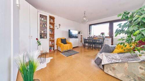 Zimmer_01 - *KEINE KÄUFERPROVISION* Gemütliches 1-Zimmer-Apartment in zentraler Lage von Bietigheim-Bissingen!