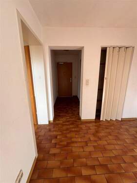 Eingang kleiner Flur - Etagenwohnung mit 77,50 m² in Ostfildern zum Kaufen