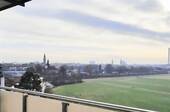 Aussicht - Hoch über den Dächern von Erlangen mit Blick ins Grüne