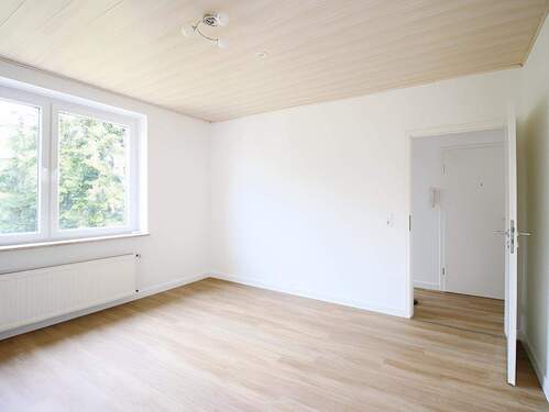 Wohnzimmer - SCHÖNE 3-ZIMMERWOHNUNG IN RUHIGER WOHNLAGE ZU MIETEN