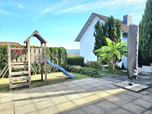 Große Terrasse - 160 m² Terassen-Wohnung EG barrierefrei, modernisiert mit Kaminofen, privat, Frankfurt in 45 Min.