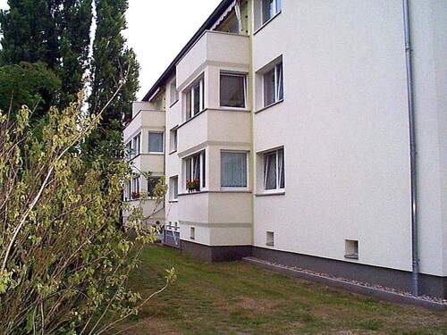 Hausansicht 2 - 3 Zimmer Etagenwohnung zur Miete in Magdeburg