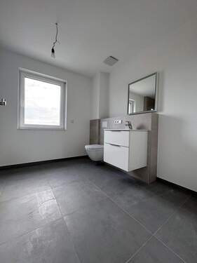 FE9CE9E9-6152-4E25-AB8B-3FE39EE5EFFE - 