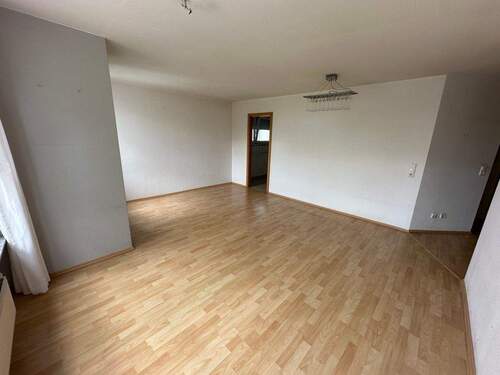 Wohnzimmer - 2 Zimmer Etagenwohnung zur Miete in Stuttgart