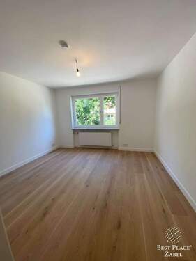 Schlafzimmer 1 - 3 Zimmer Etagenwohnung zum Kaufen in München