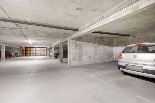 Tiefgaragenstellplatz - 