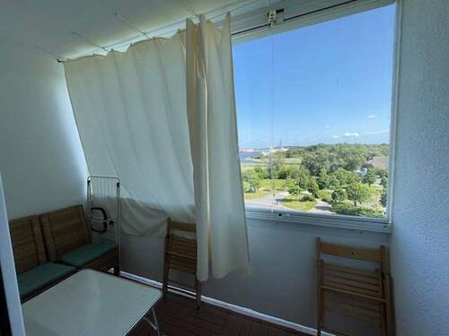 Balkon mit Glasschiebeanlage - 