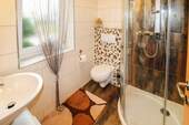 Gäste WC mit Dusche - 