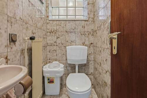 Gäste-WC Erdgeschoss - 