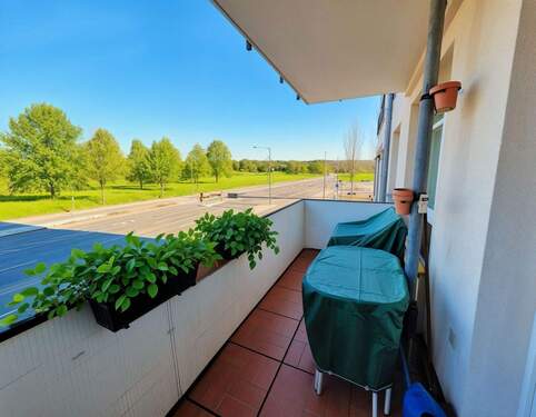 Balkon - (KI generiert) - !!! 3-Zi Wohnung Balkon Aufzug Dresden - Johannstadt !!!