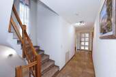 Eingangsflur - 7 Zimmer Einfamilienhaus in Bad Säckingen